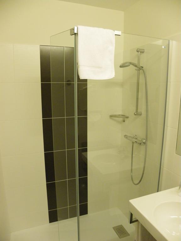 Hotel Logitel Saint-Doulchard Quarto foto